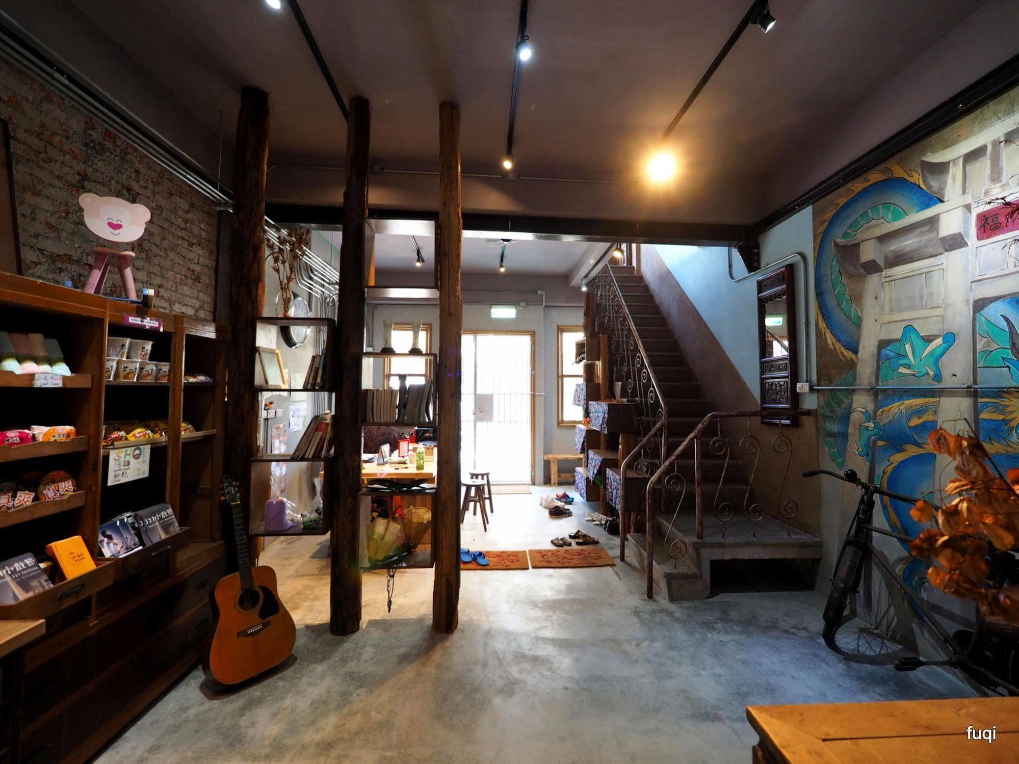 Fuqi Hostel - Heping Tainan Exterior photo